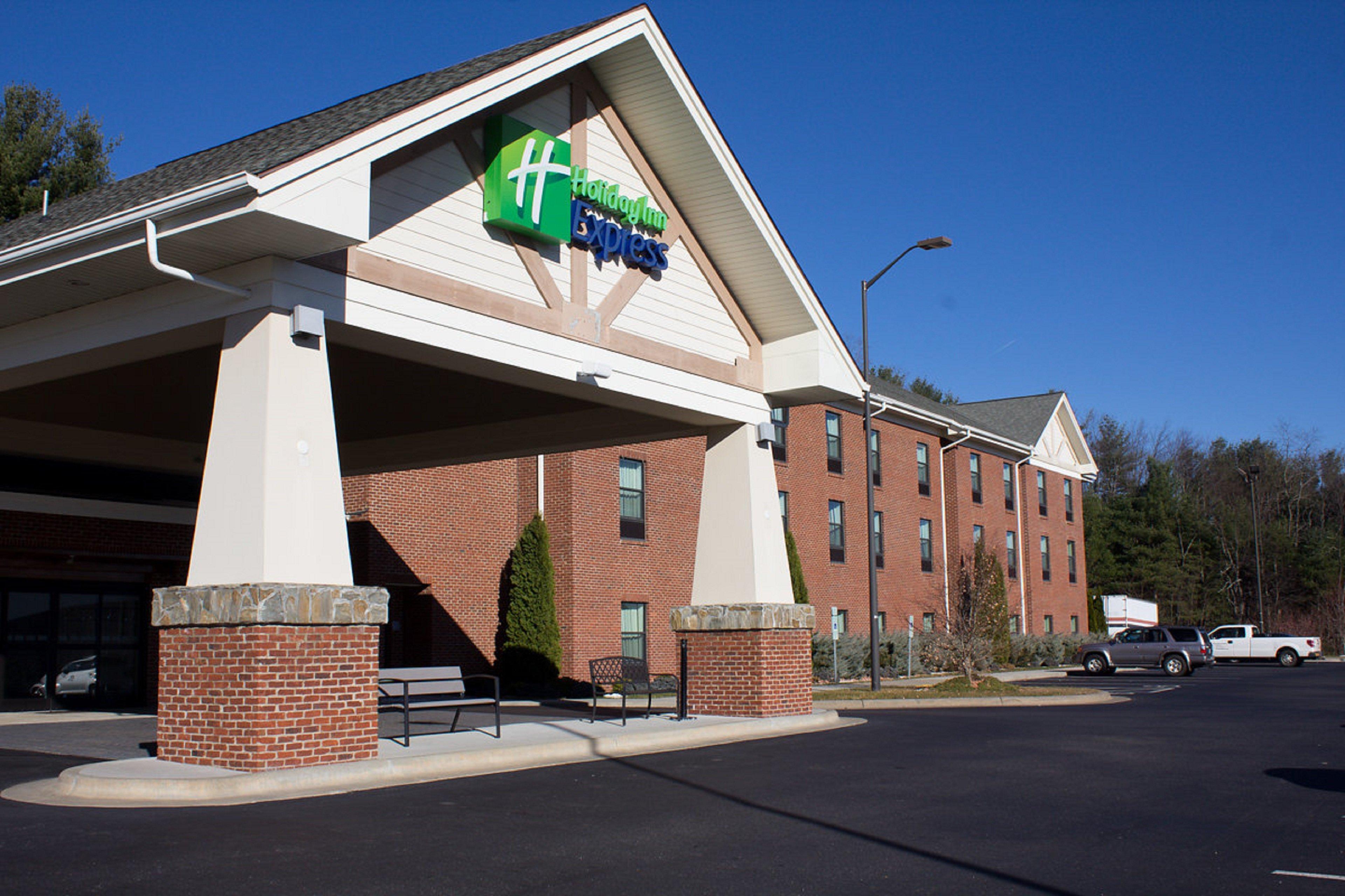 Holiday Inn Express West Jefferson By Ihg Экстерьер фото