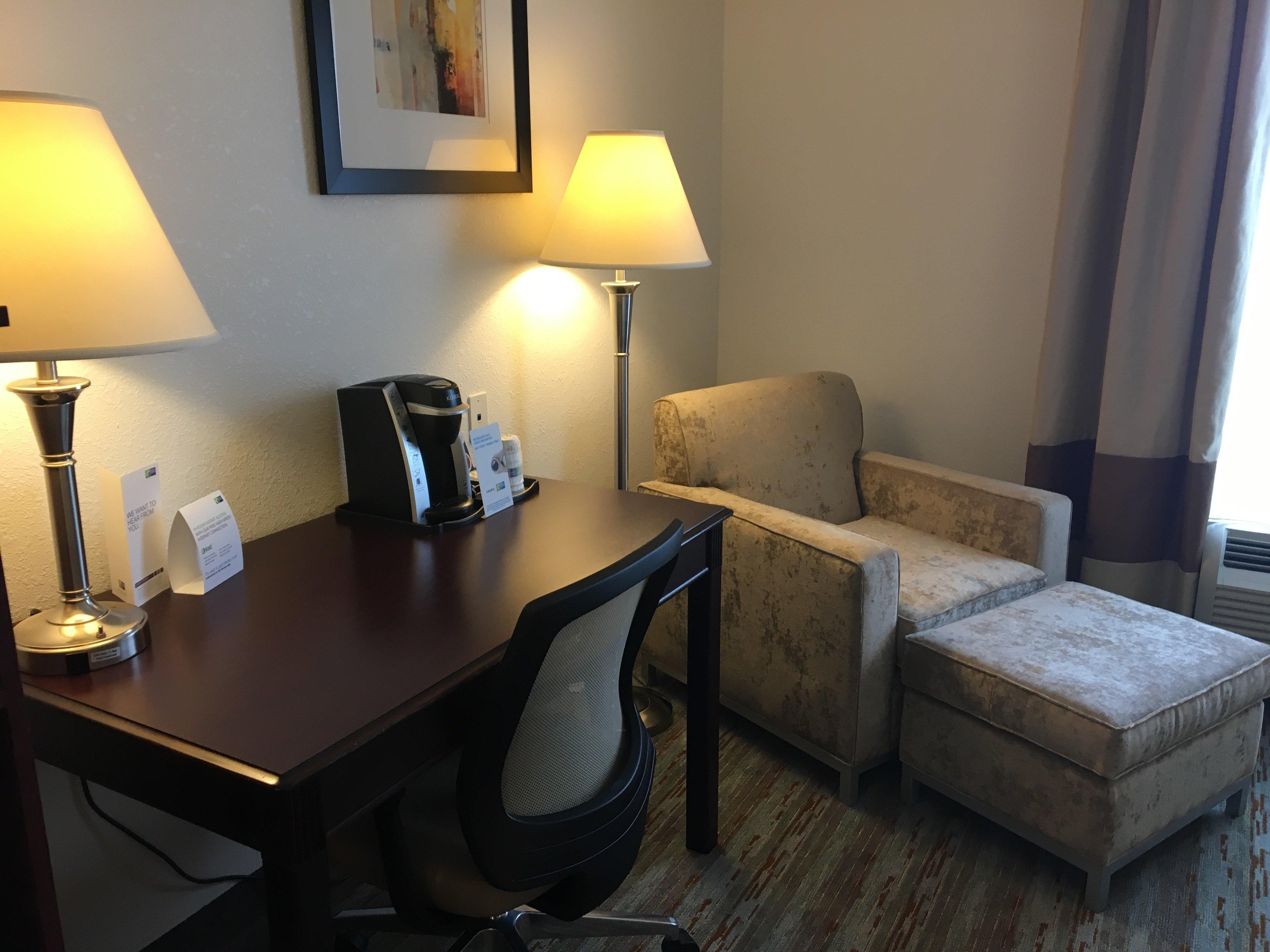 Holiday Inn Express West Jefferson By Ihg Экстерьер фото