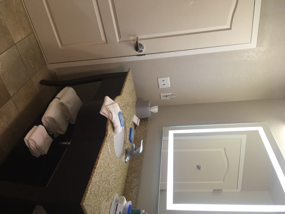 Holiday Inn Express West Jefferson By Ihg Экстерьер фото