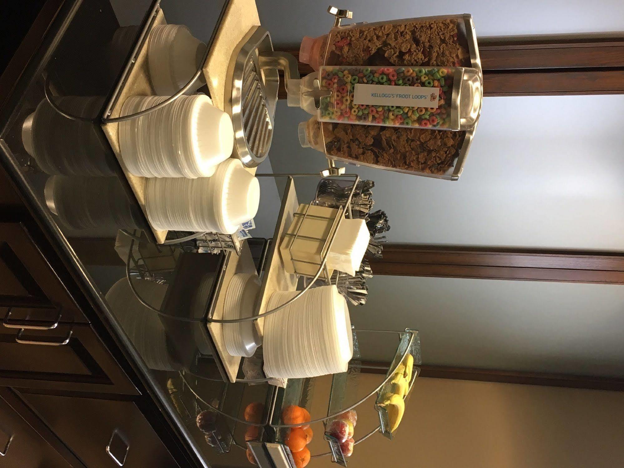 Holiday Inn Express West Jefferson By Ihg Экстерьер фото